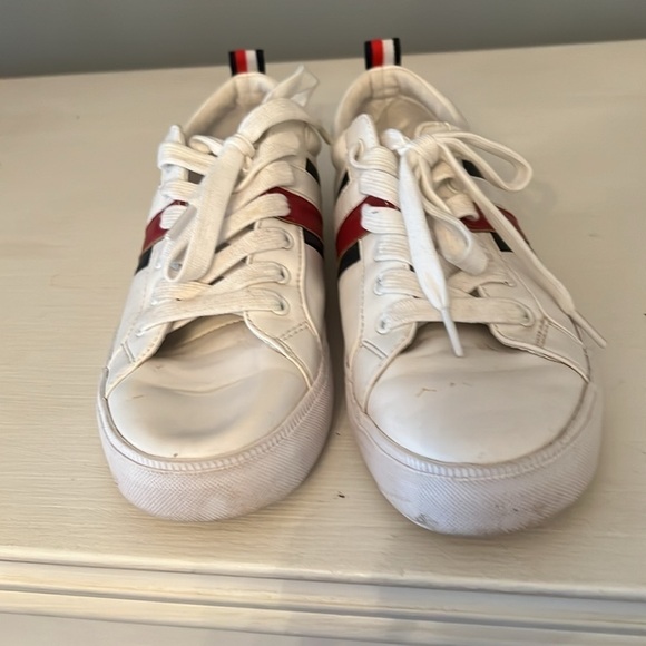 Tommy Hilfiger Twlirean Women’s Sz 9 Race Stripe Manmade Material Sneakers - Picture 2 of 8